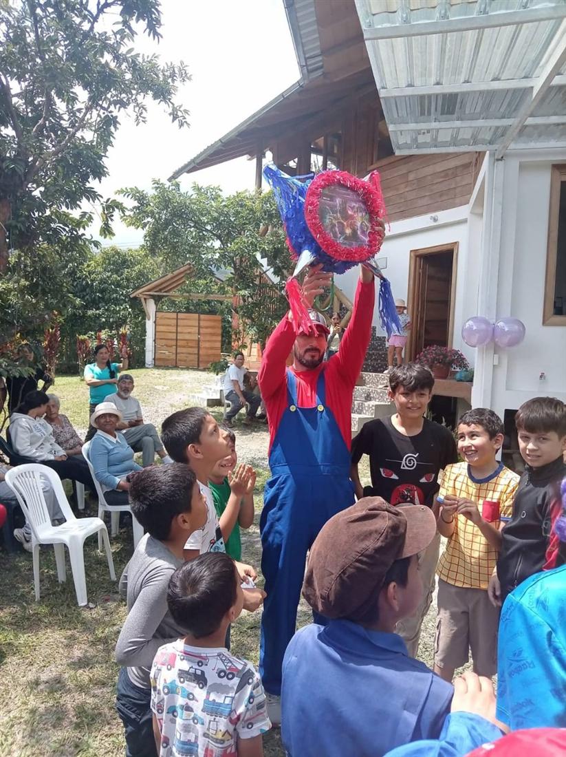 Obrera sirviendo en Colombia
